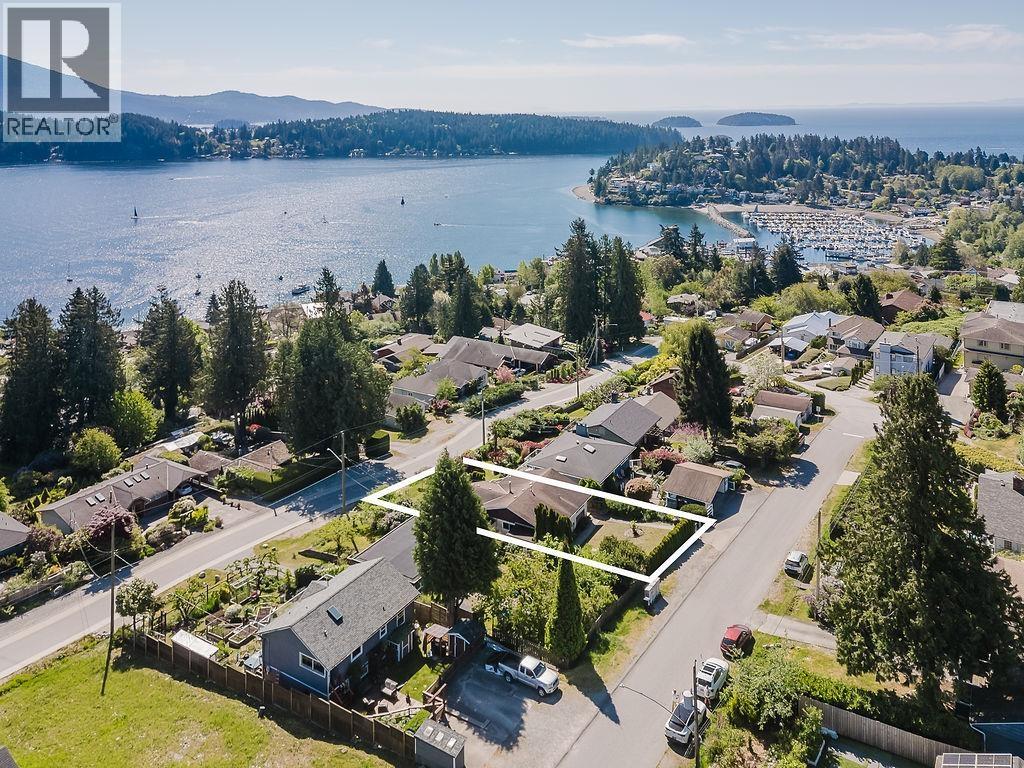 606 Martin Road, Gibsons, British Columbia  V0N 1V9 - Photo 5 - R3120390
