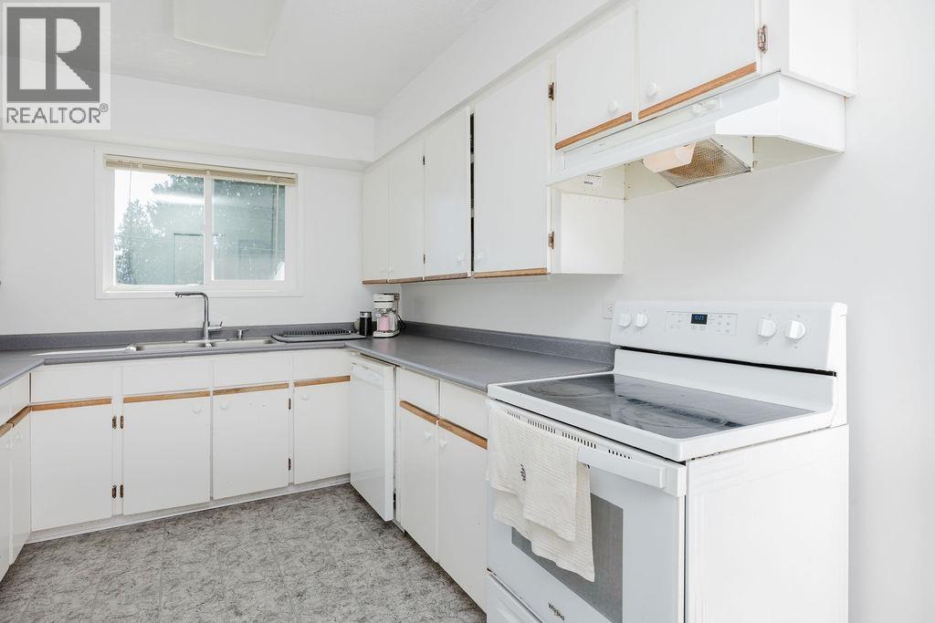 606 Martin Road, Gibsons, British Columbia  V0N 1V9 - Photo 9 - R3120390