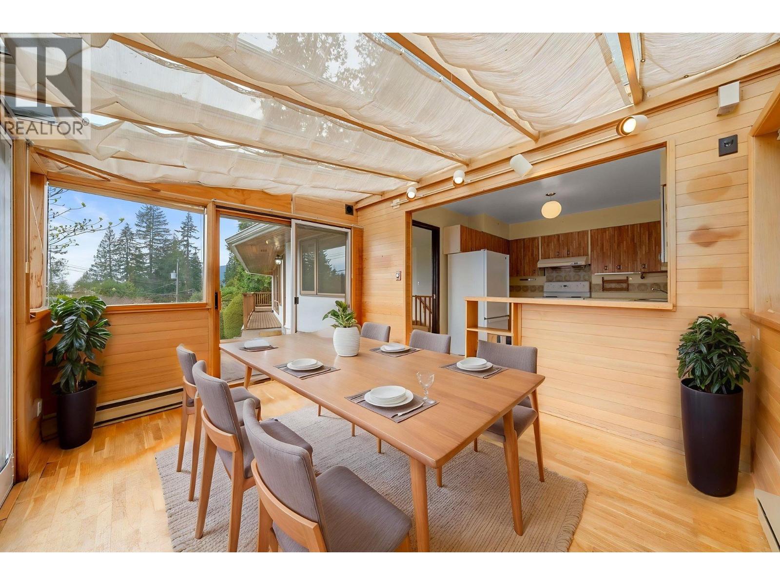 234 Rondoval Crescent, North Vancouver, British Columbia  V7N 2W7 - Photo 12 - R3120423