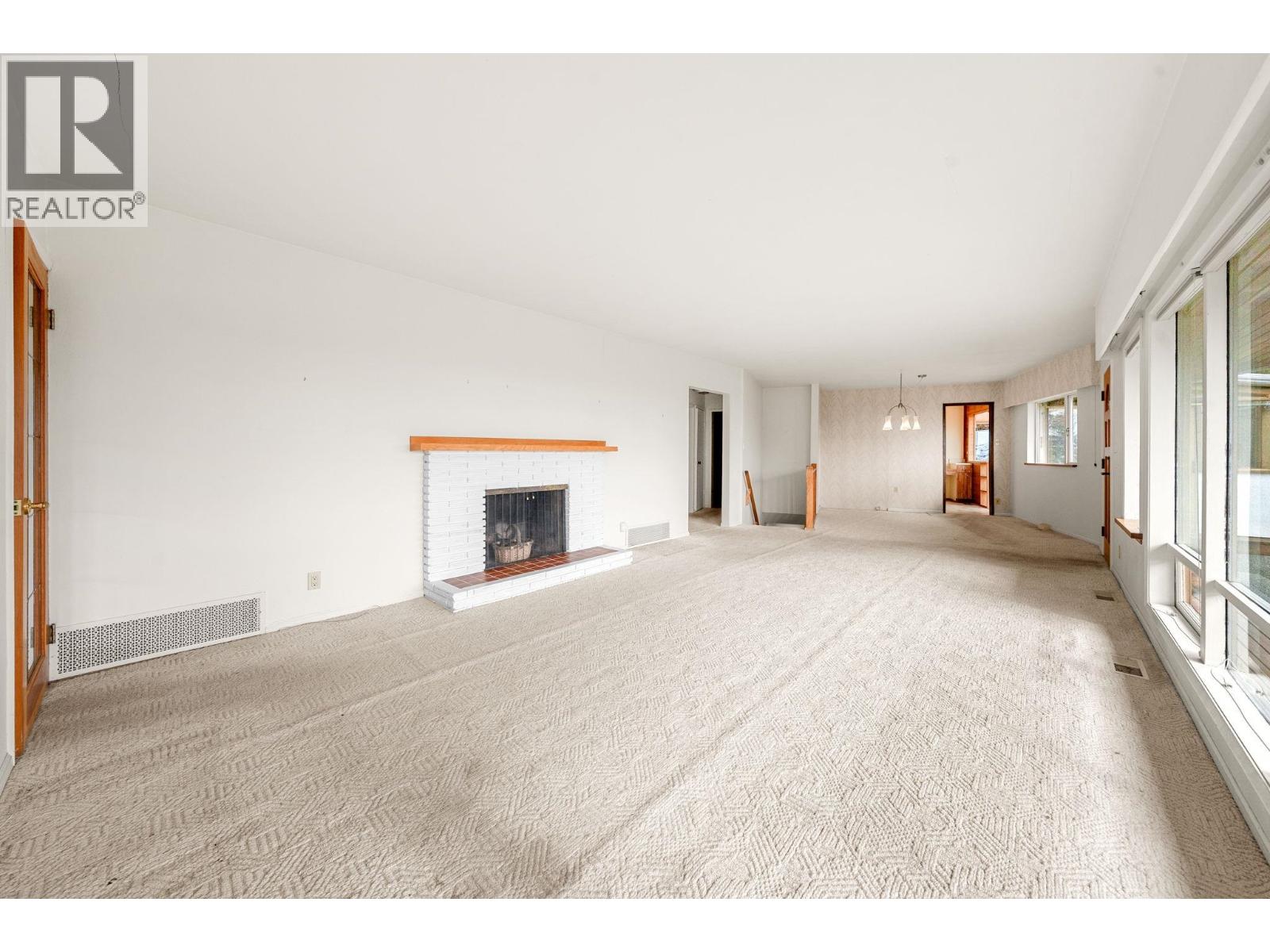 234 Rondoval Crescent, North Vancouver, British Columbia  V7N 2W7 - Photo 6 - R3120423