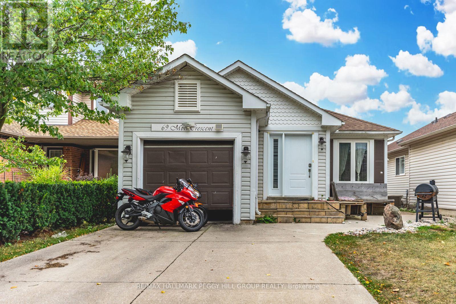 UPPER - 69 MOIR CRESCENT, Barrie, Ontario