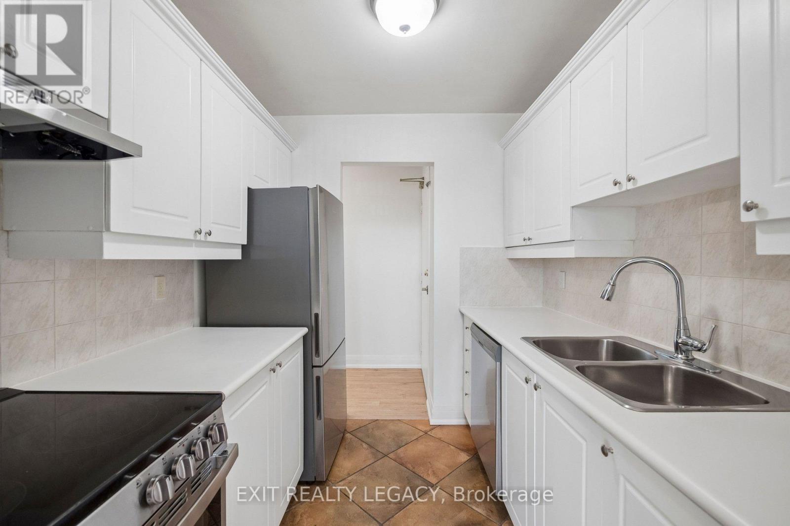 304 - 555 Wilson Hts Boulevard, Toronto, Ontario  M3H 6B5 - Photo 11 - C13092646