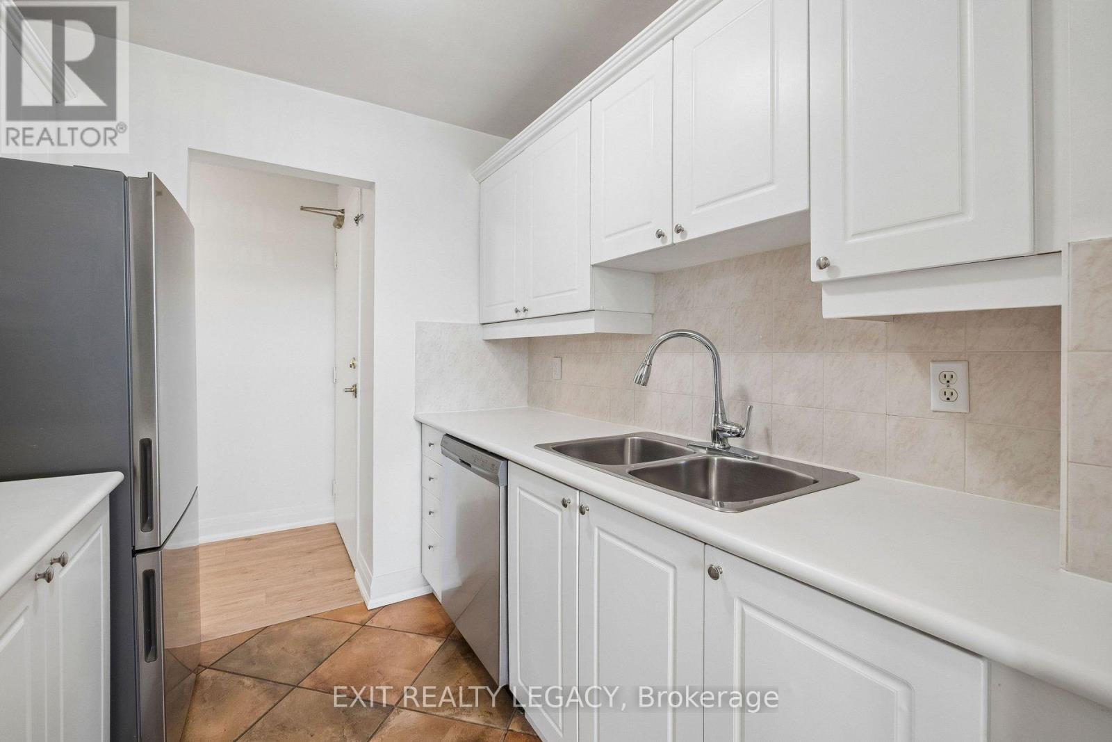 304 - 555 Wilson Hts Boulevard, Toronto, Ontario  M3H 6B5 - Photo 12 - C13092646