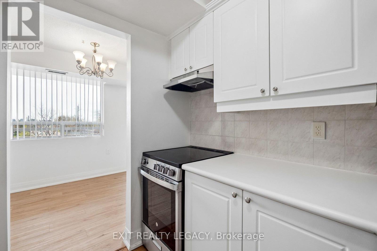 304 - 555 Wilson Hts Boulevard, Toronto, Ontario  M3H 6B5 - Photo 15 - C13092646