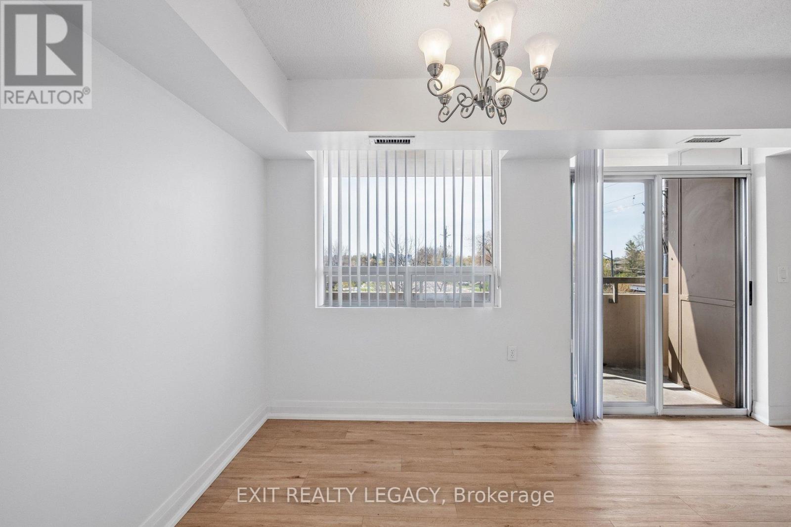 304 - 555 Wilson Hts Boulevard, Toronto, Ontario  M3H 6B5 - Photo 16 - C13092646