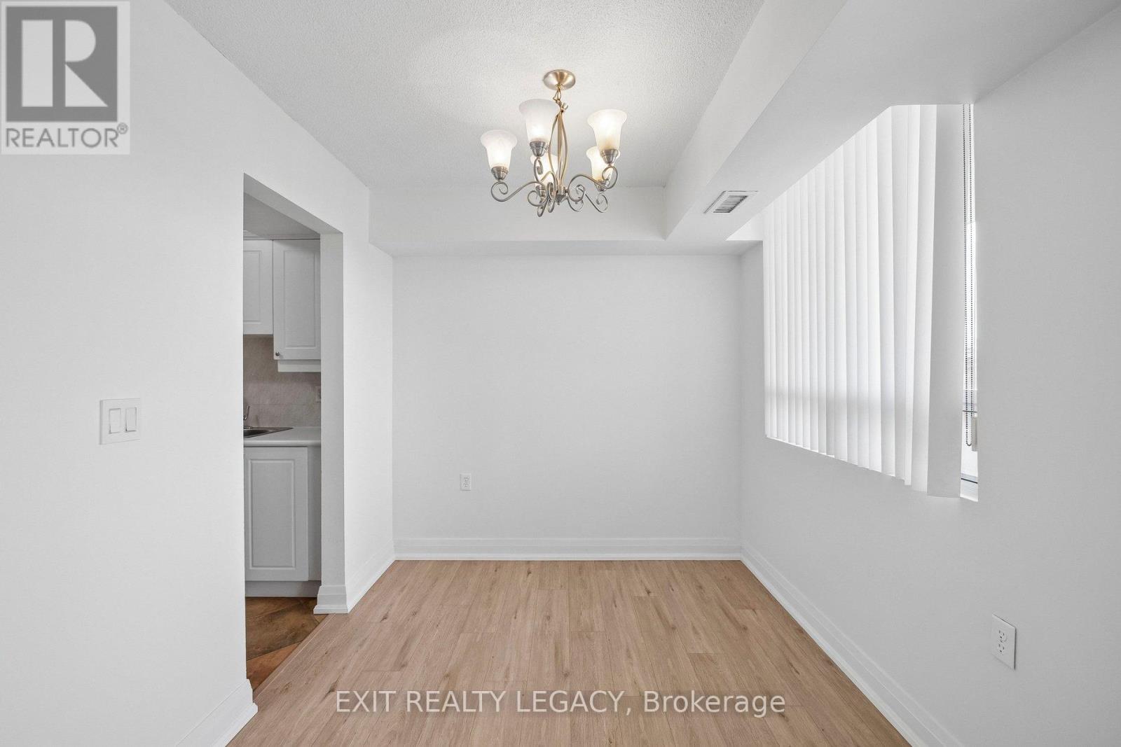 304 - 555 Wilson Hts Boulevard, Toronto, Ontario  M3H 6B5 - Photo 17 - C13092646