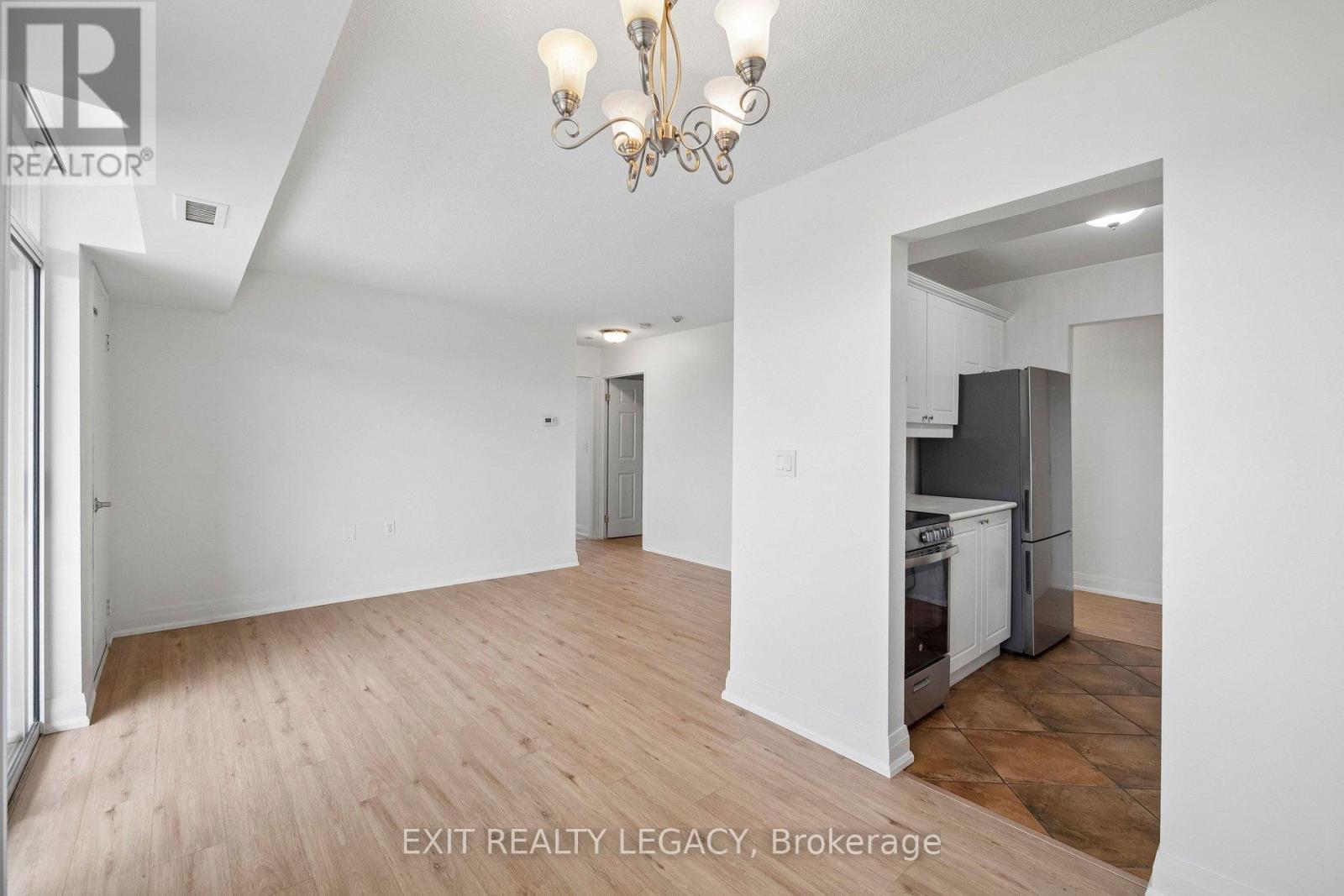 304 - 555 Wilson Hts Boulevard, Toronto, Ontario  M3H 6B5 - Photo 18 - C13092646