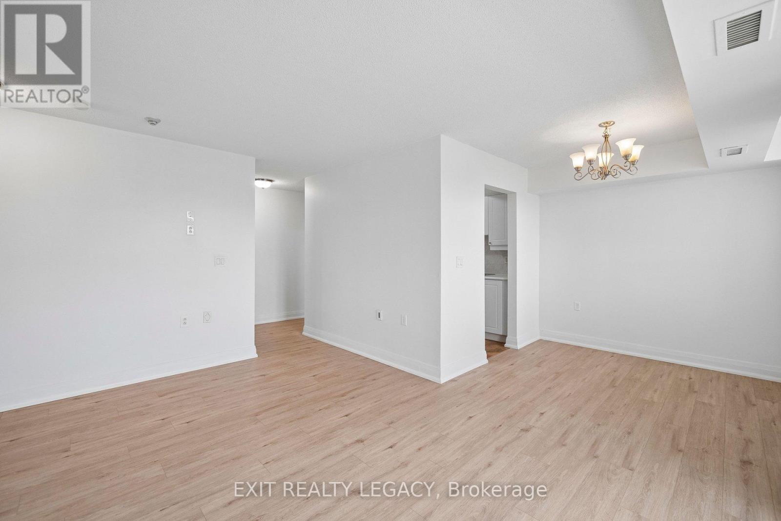 304 - 555 Wilson Hts Boulevard, Toronto, Ontario  M3H 6B5 - Photo 21 - C13092646