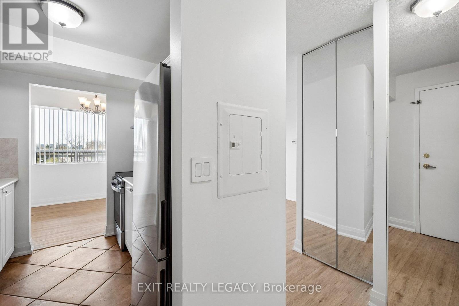 304 - 555 Wilson Hts Boulevard, Toronto, Ontario  M3H 6B5 - Photo 8 - C13092646