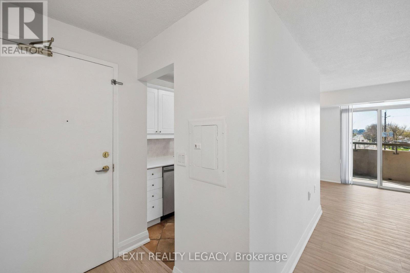 304 - 555 Wilson Hts Boulevard, Toronto, Ontario  M3H 6B5 - Photo 9 - C13092646