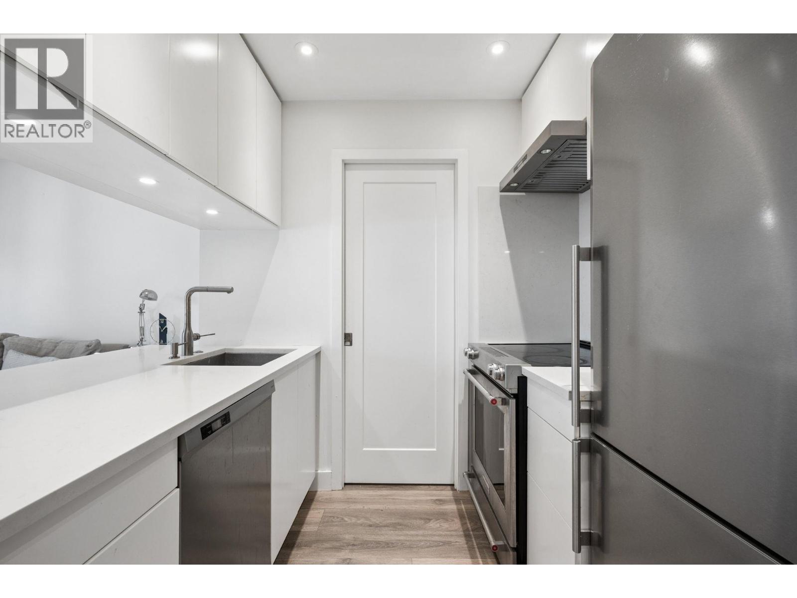 302 555 W 14th Avenue, Vancouver, British Columbia  V5Z 4G8 - Photo 8 - R3120221