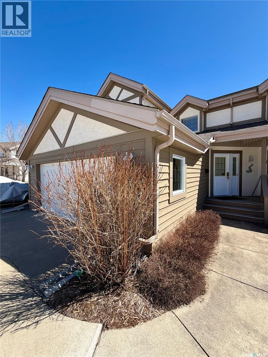 17 Eagle View Way, Elk Ridge, Saskatchewan  S0J 0N0 - Photo 3 - SK035060