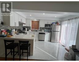 83 TRUMPETER STREET, Toronto, Ontario