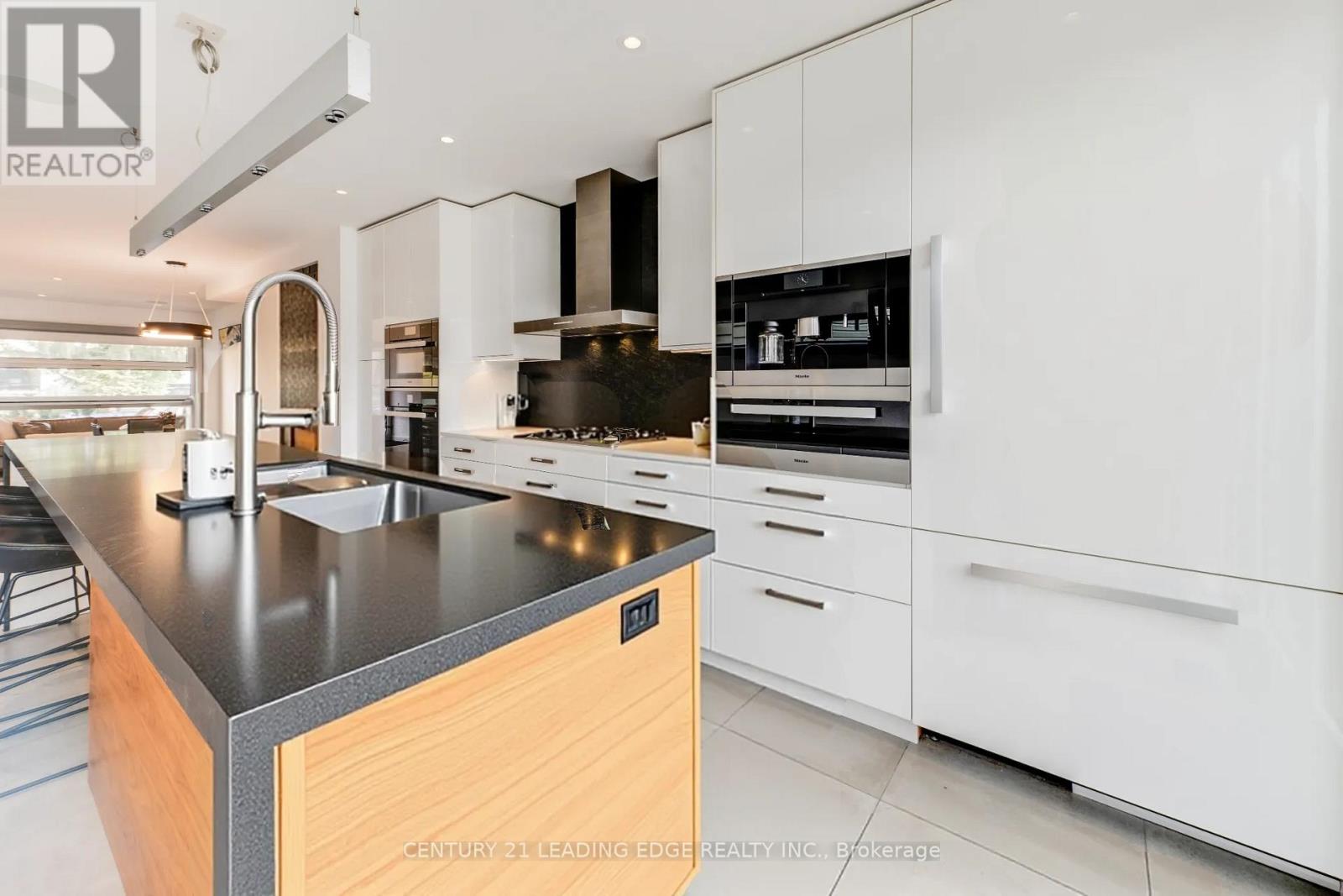 81 Dagmar Avenue, Toronto, Ontario  M4M 1V9 - Photo 14 - E13092684