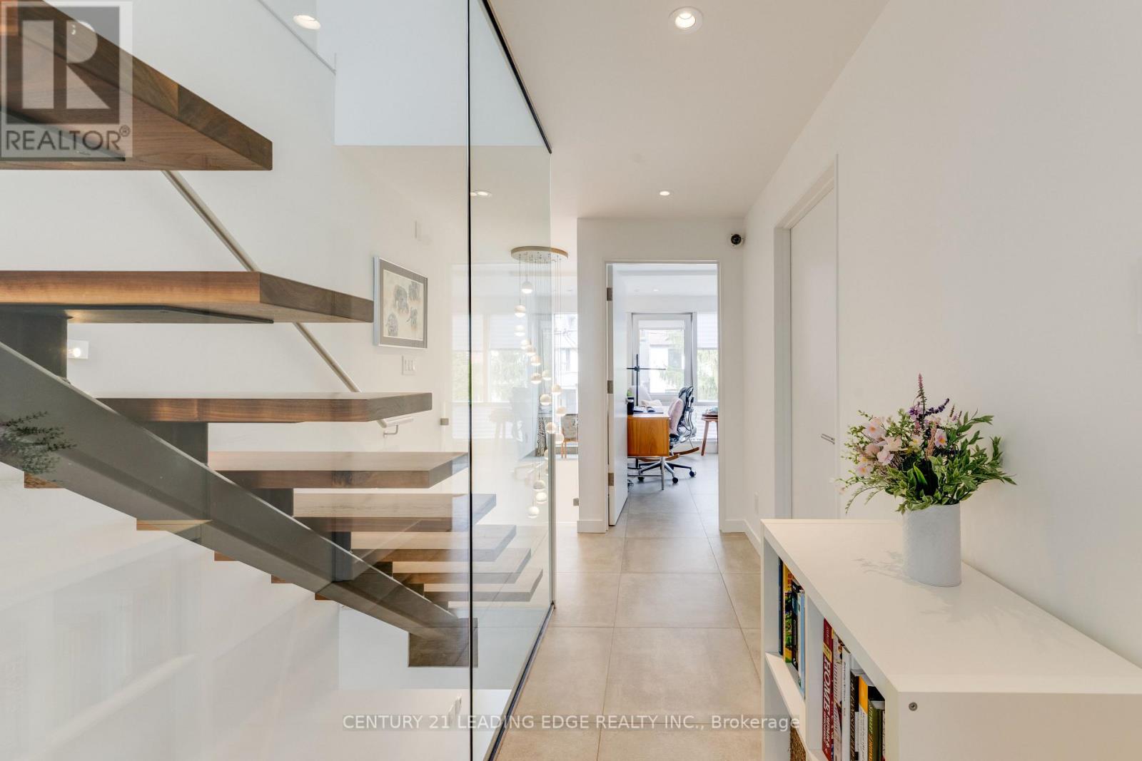 81 Dagmar Avenue, Toronto, Ontario  M4M 1V9 - Photo 30 - E13092684