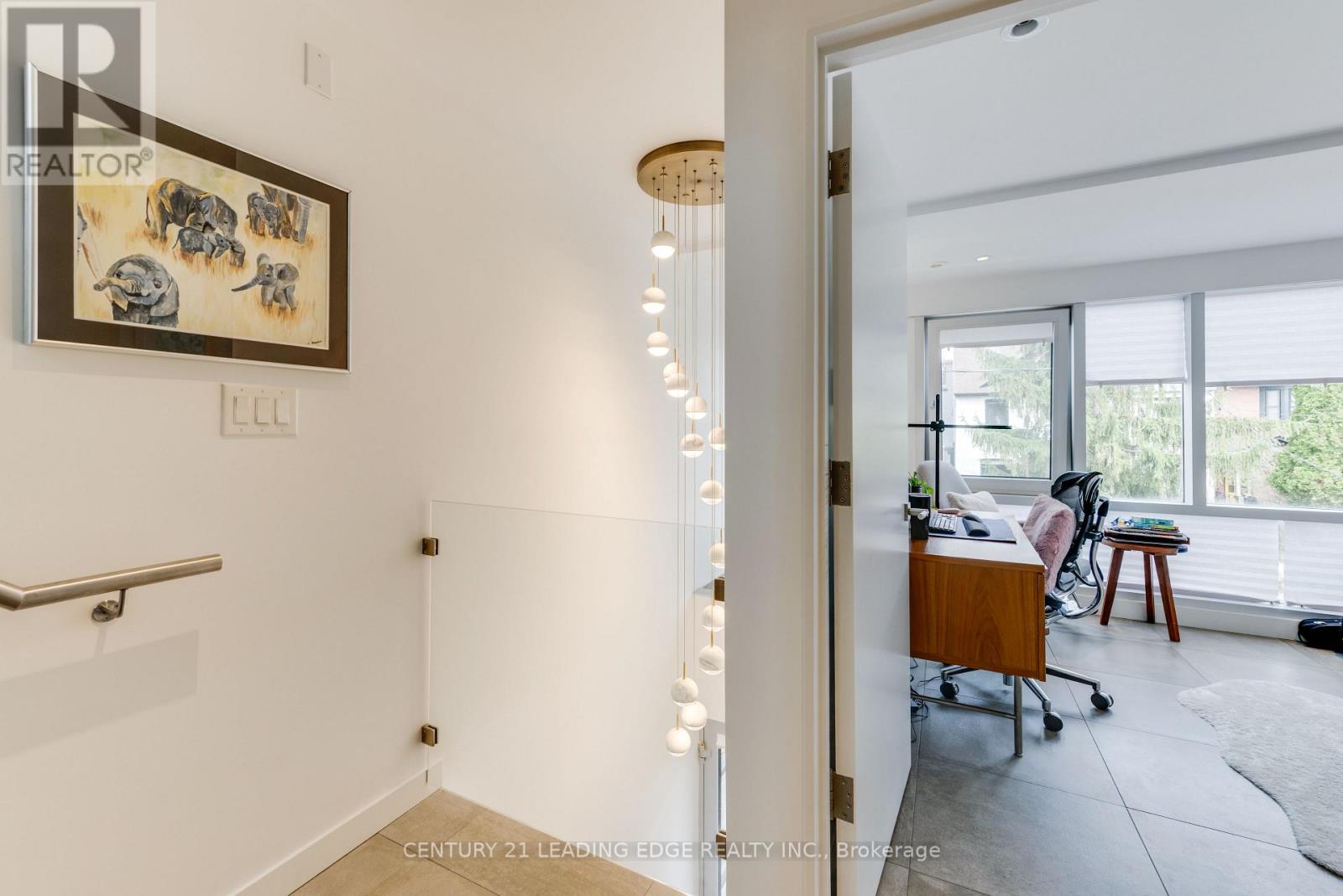 81 Dagmar Avenue, Toronto, Ontario  M4M 1V9 - Photo 34 - E13092684