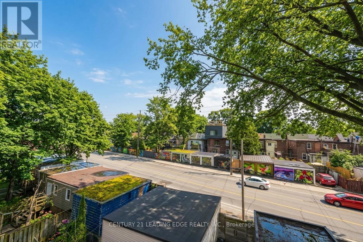 81 Dagmar Avenue, Toronto, Ontario  M4M 1V9 - Photo 46 - E13092684