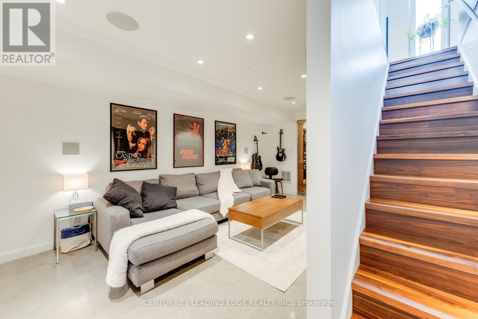 81 Dagmar Avenue, Toronto, Ontario  M4M 1V9 - Photo 47 - E13092684