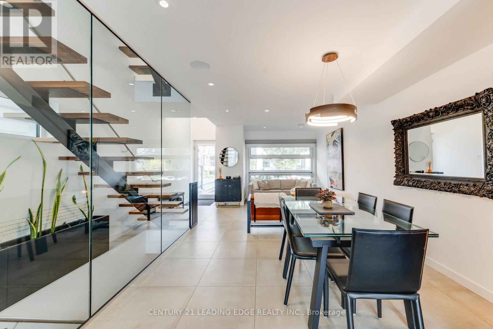 81 Dagmar Avenue, Toronto, Ontario  M4M 1V9 - Photo 9 - E13092684