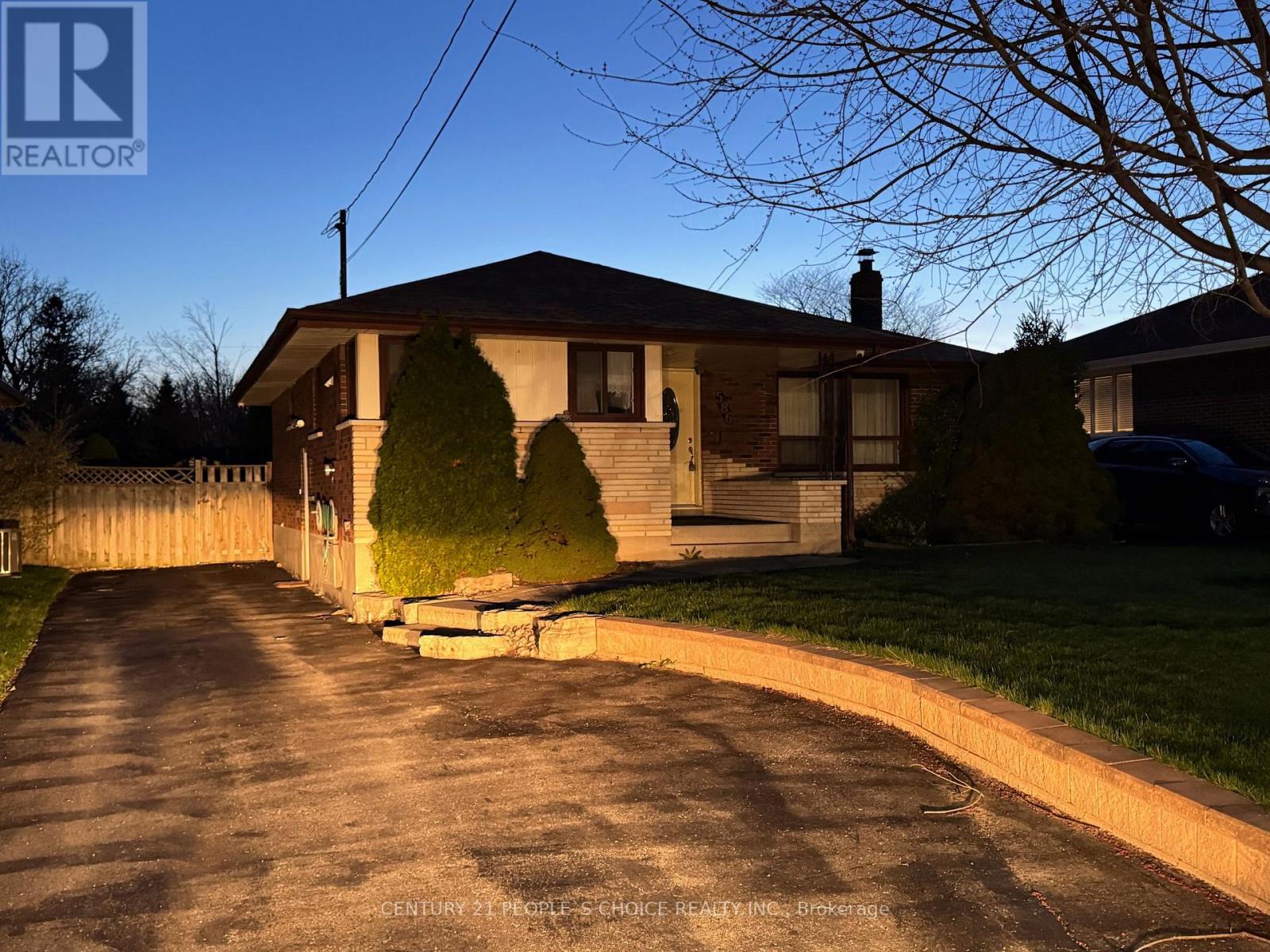 586 CENTRAL PK BOULEVARD N, Oshawa, Ontario