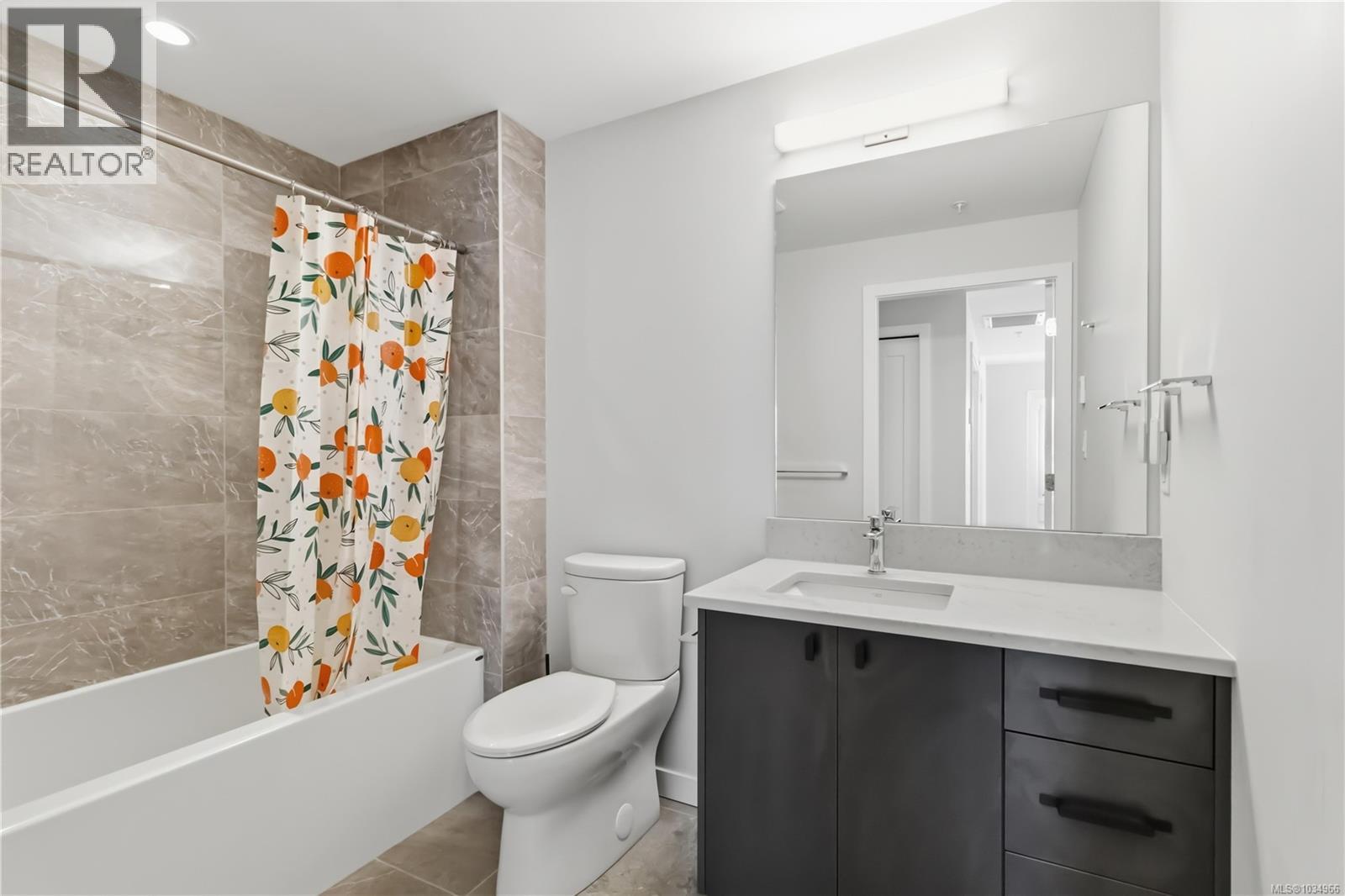 307 4030 Shelbourne St, Saanich, British Columbia  V8N 3E4 - Photo 14 - 1034966