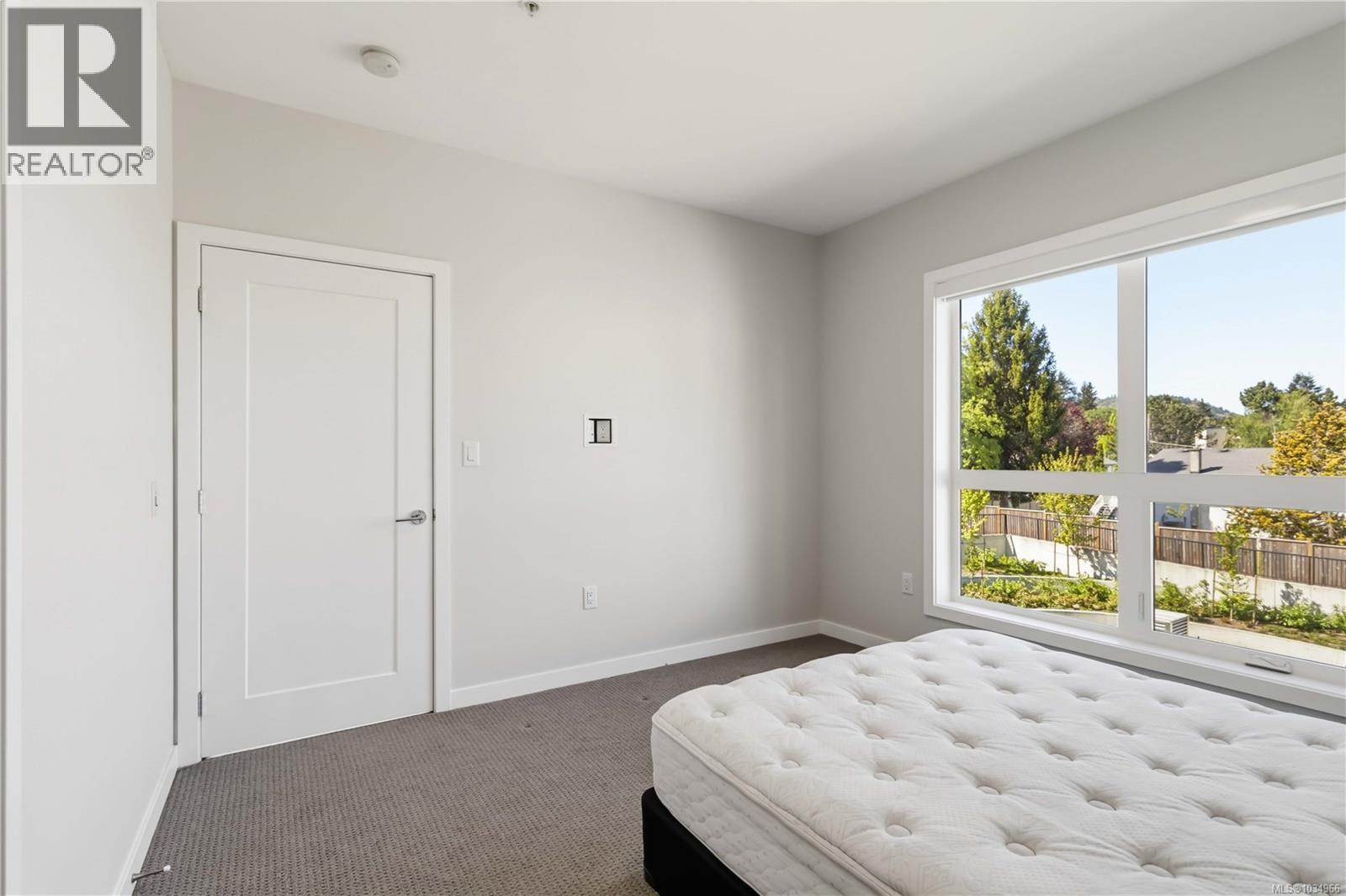 307 4030 Shelbourne St, Saanich, British Columbia  V8N 3E4 - Photo 21 - 1034966