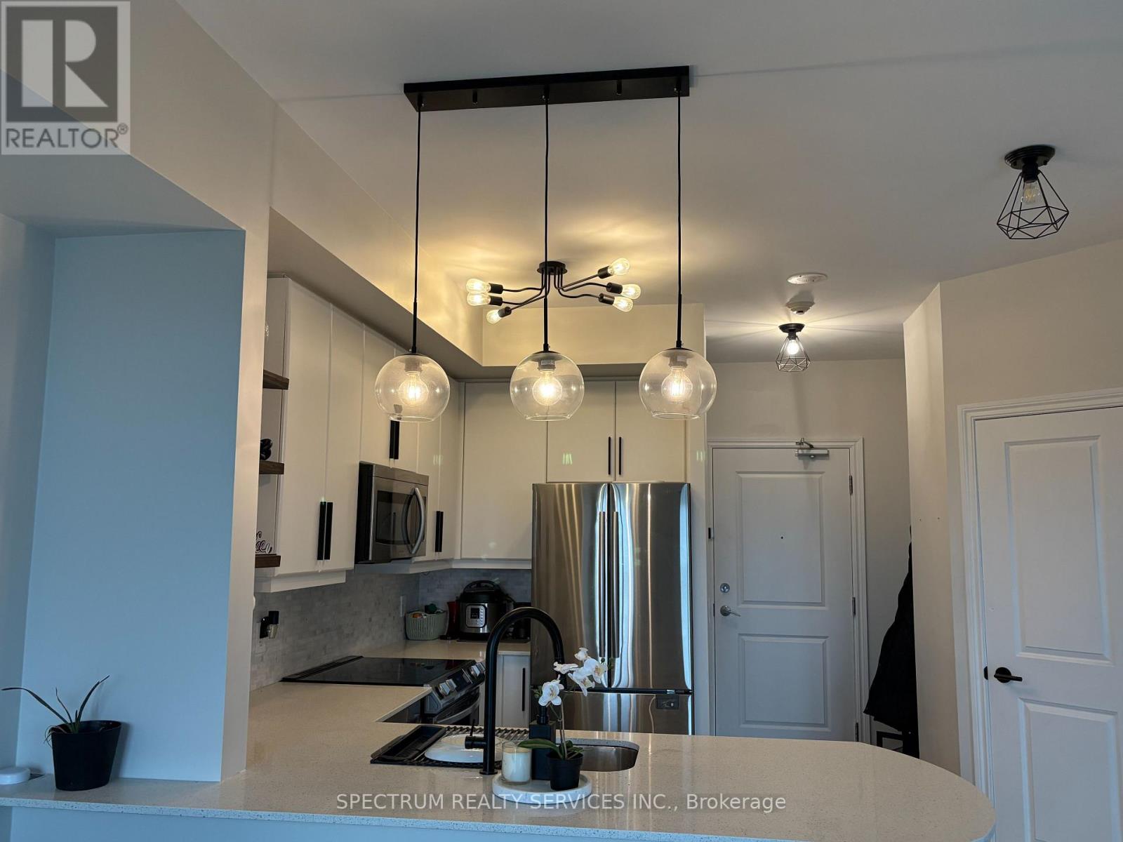 1007 - 7730 Kipling Avenue, Vaughan, Ontario  L4L 1Y9 - Photo 2 - N13092680