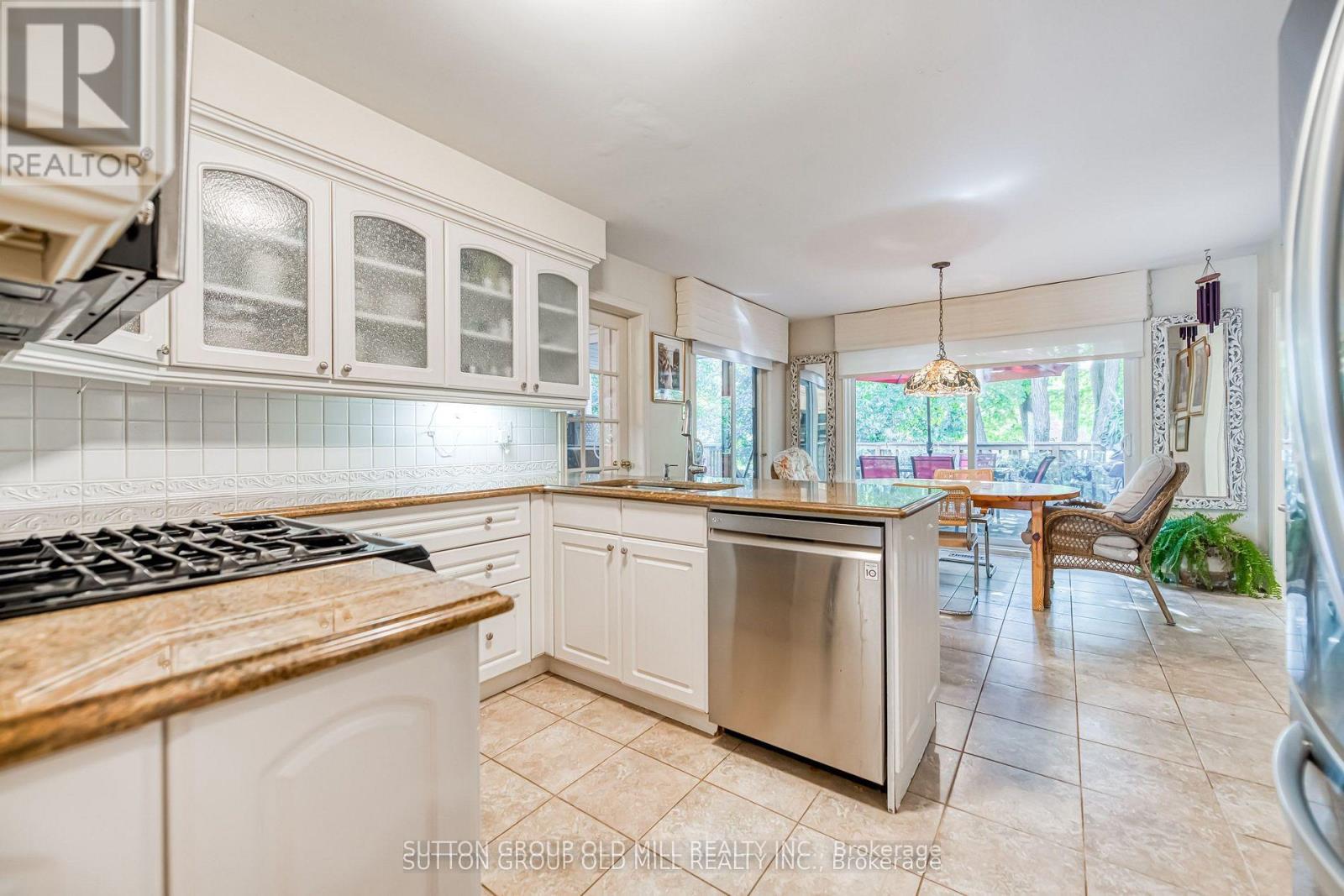 267 Aurora Heights Drive, Aurora, Ontario  L4G 5C3 - Photo 7 - N13092698