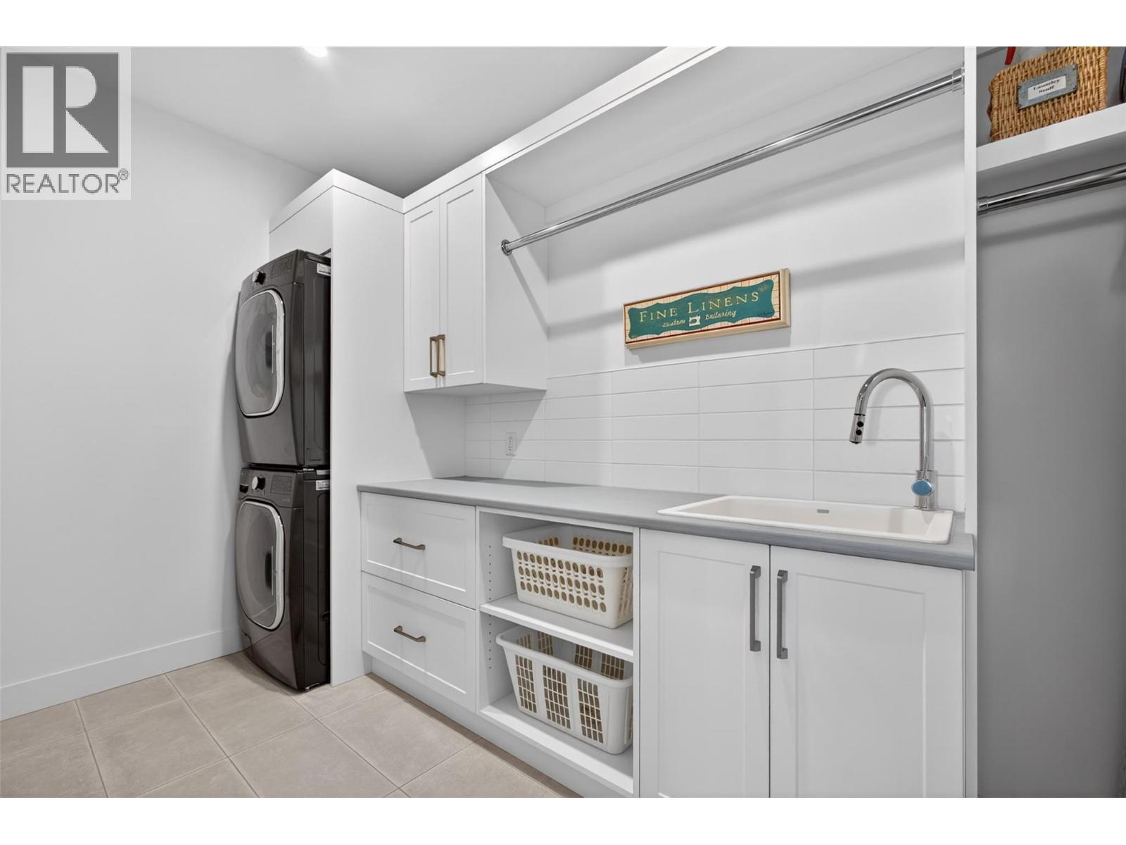 266 Summer Wood Drive, Kelowna, British Columbia  V1V 0C9 - Photo 47 - 10384635