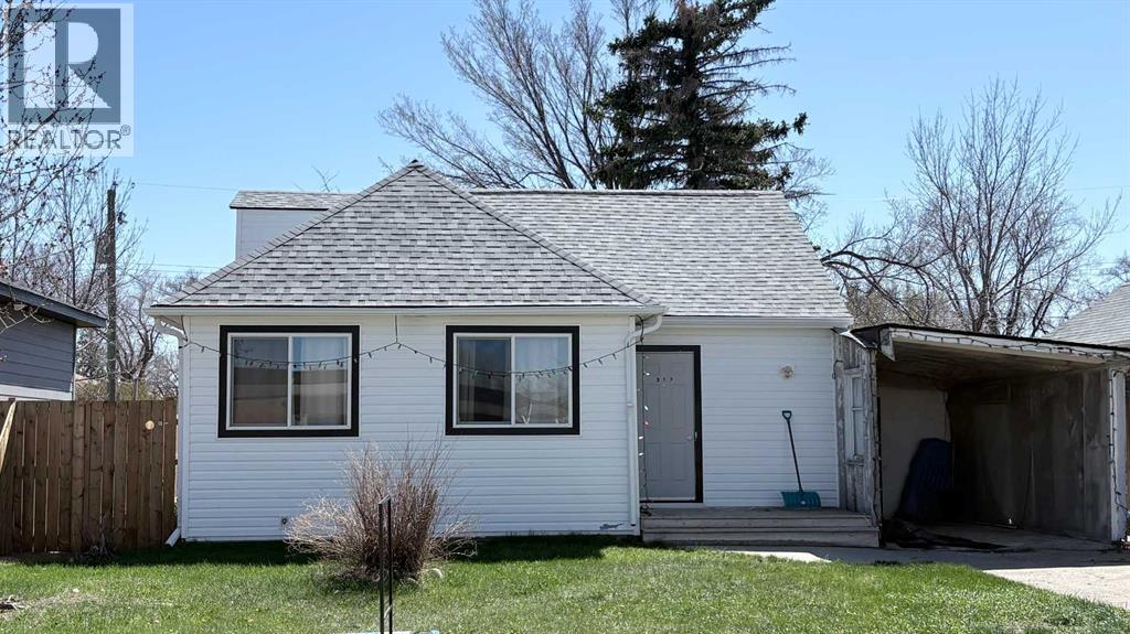 317 2 Avenue E, Bow Island, Alberta  T0K 0G0 - Photo 1 - A2290377