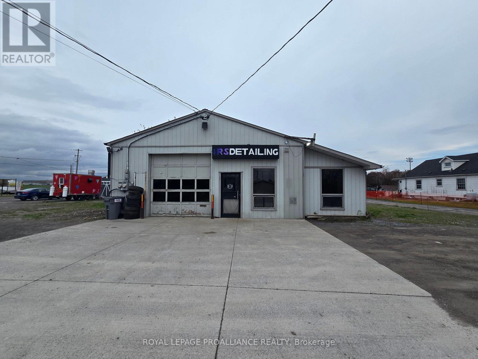 323 Dundas Street E, Quinte West, Ontario  K8V 5W5 - Photo 2 - X13092792