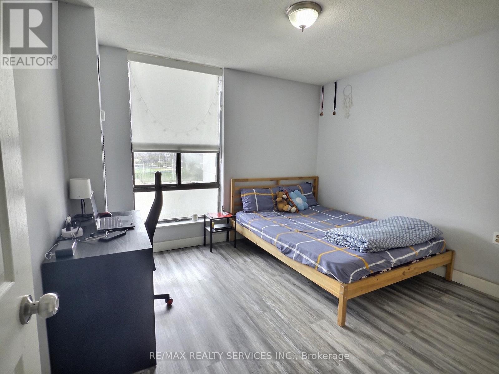 1812 - 18 Knightsbridge Road, Brampton, Ontario  L6T 3X5 - Photo 5 - W13092628