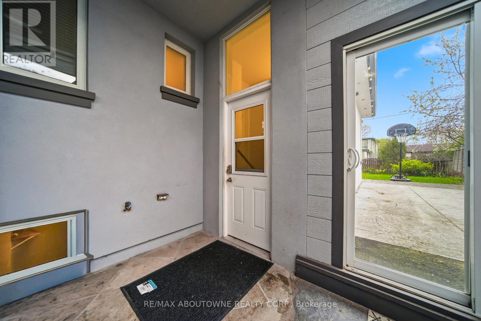1403 Selkirk Avenue, Oakville, Ontario  L6L 2V5 - Photo 27 - W13092672