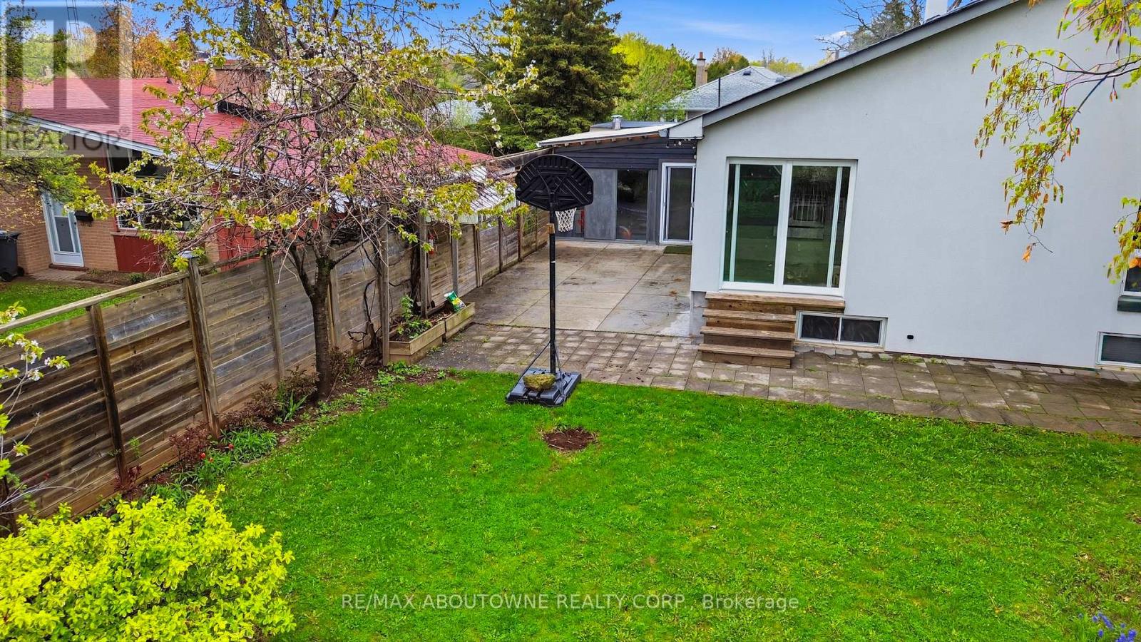 1403 Selkirk Avenue, Oakville, Ontario  L6L 2V5 - Photo 32 - W13092672