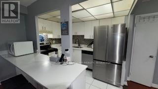 910 - 145 Hillcrest Avenue, Mississauga, Ontario  L5B 3Z1 - Photo 3 - W13092694