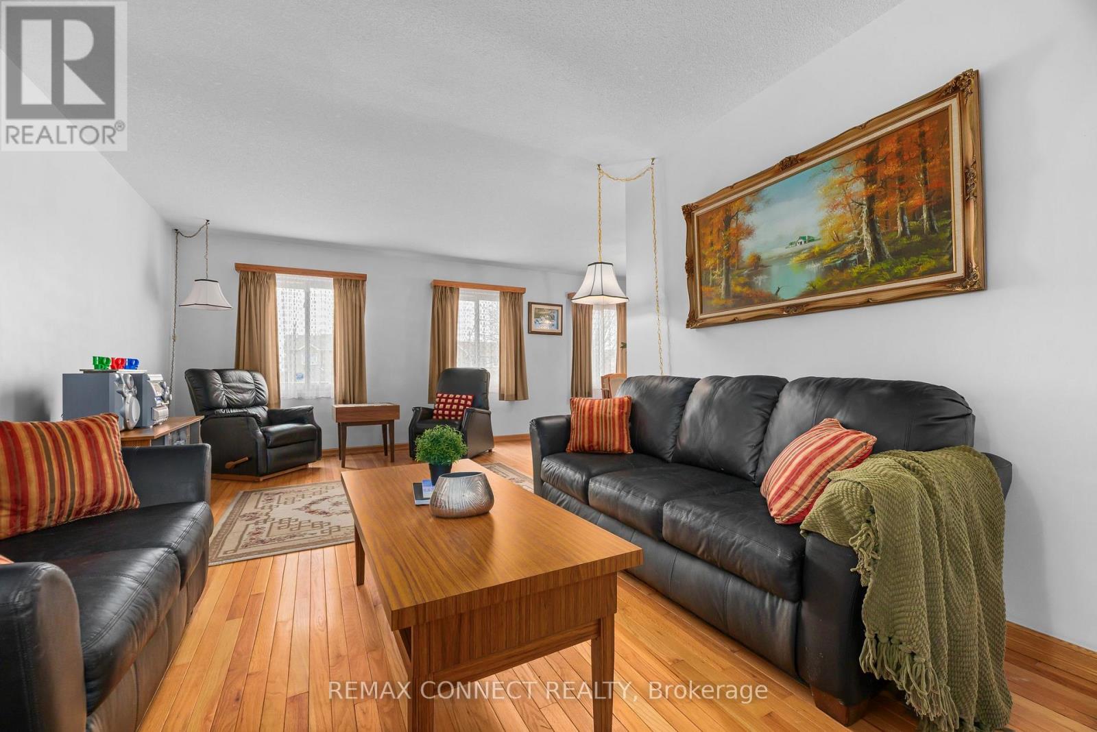 21 WRIGHT CRESCENT, Ajax, Ontario