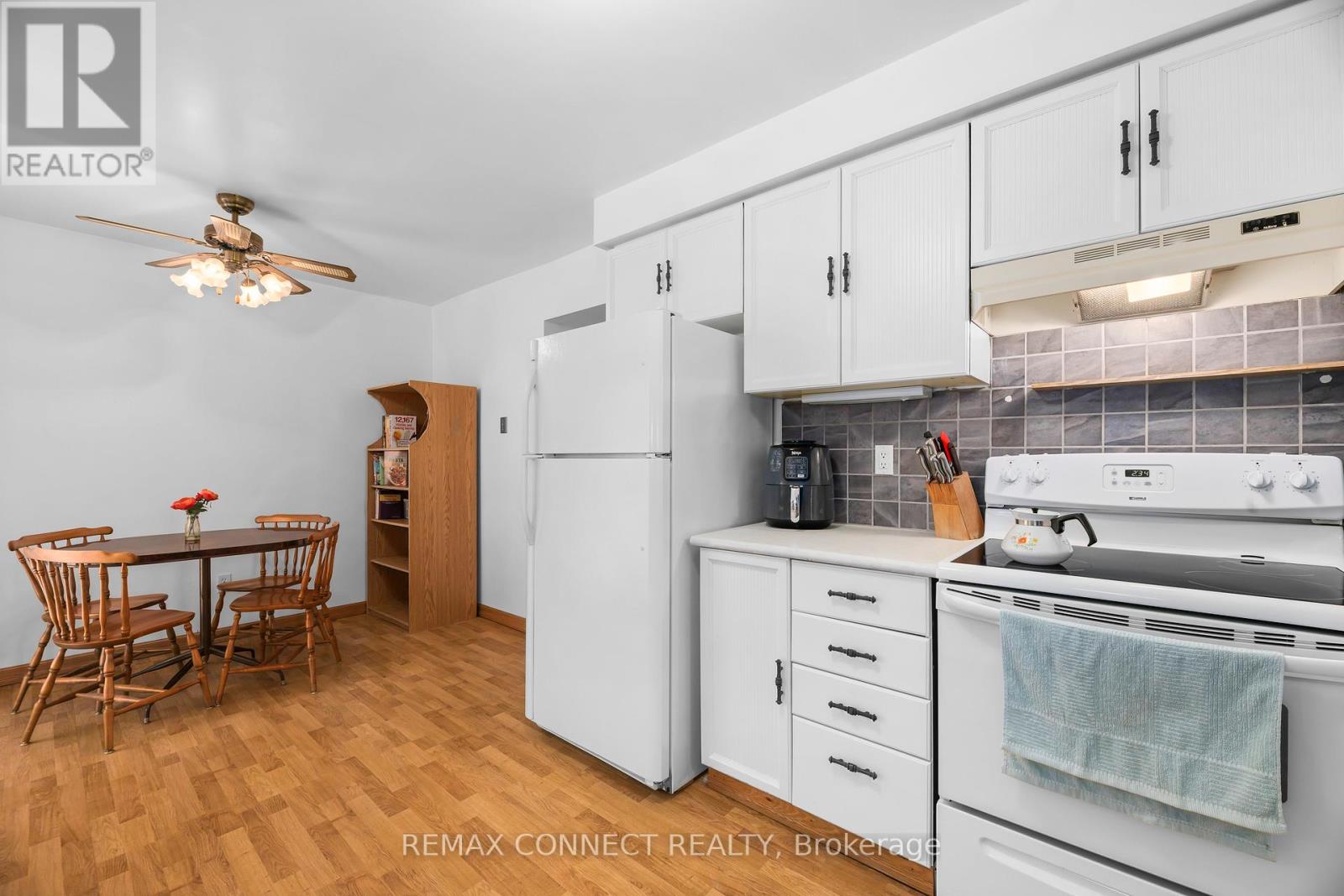 21 Wright Crescent, Ajax, Ontario L1S 6S8 - Photo 5 - E13034996