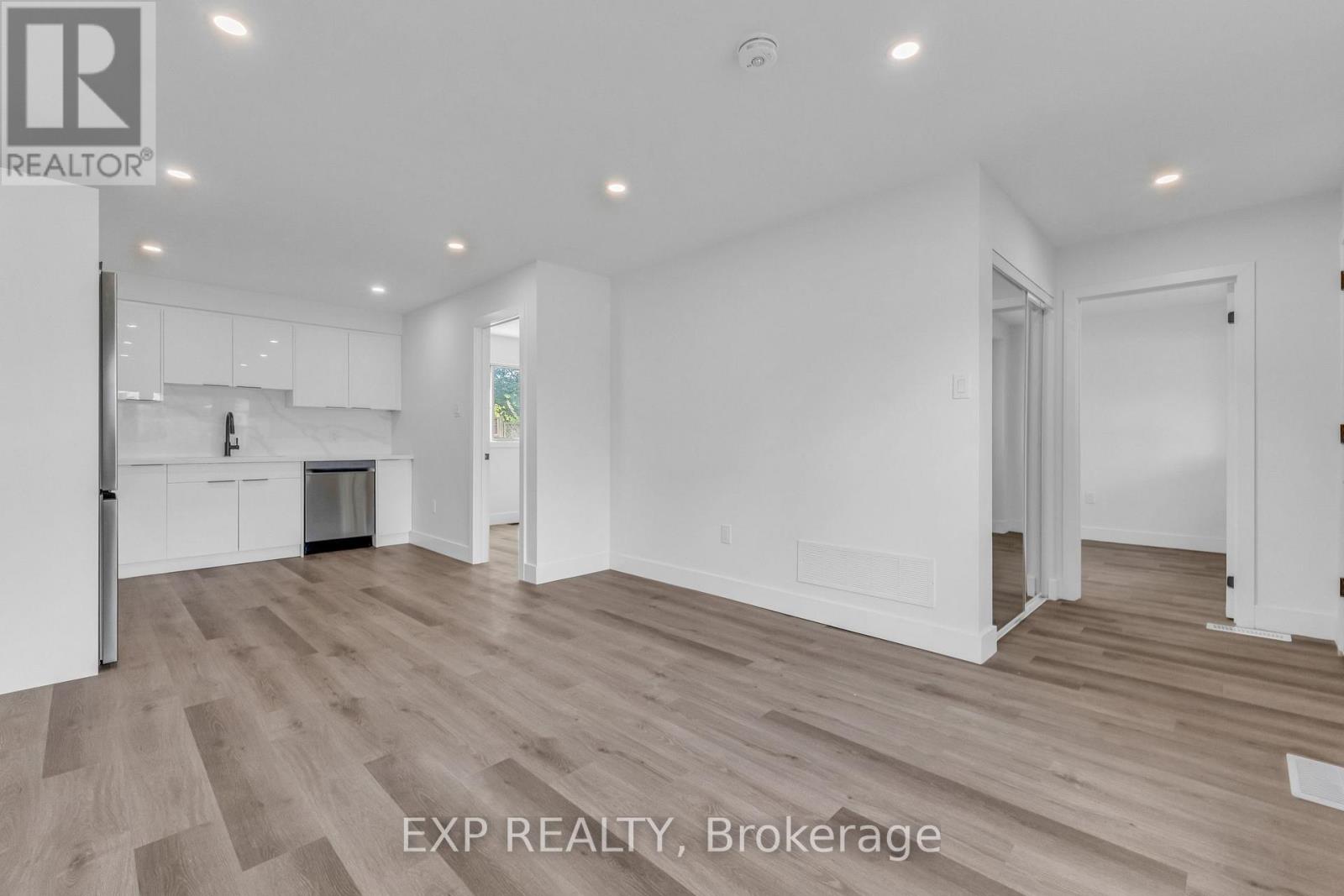 113 Green Road, Hamilton, Ontario  L8G 3W9 - Photo 4 - X13092662