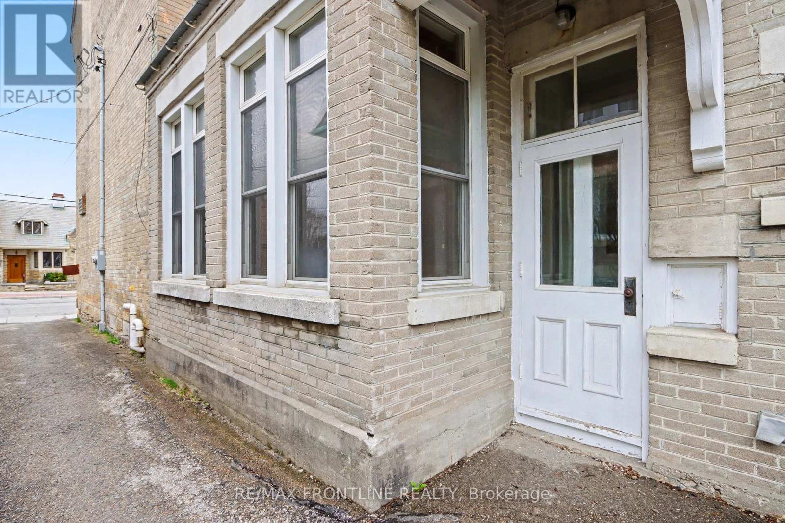 A - 10 Gore Street W, Perth, Ontario  K7H 2L6 - Photo 2 - X13092840