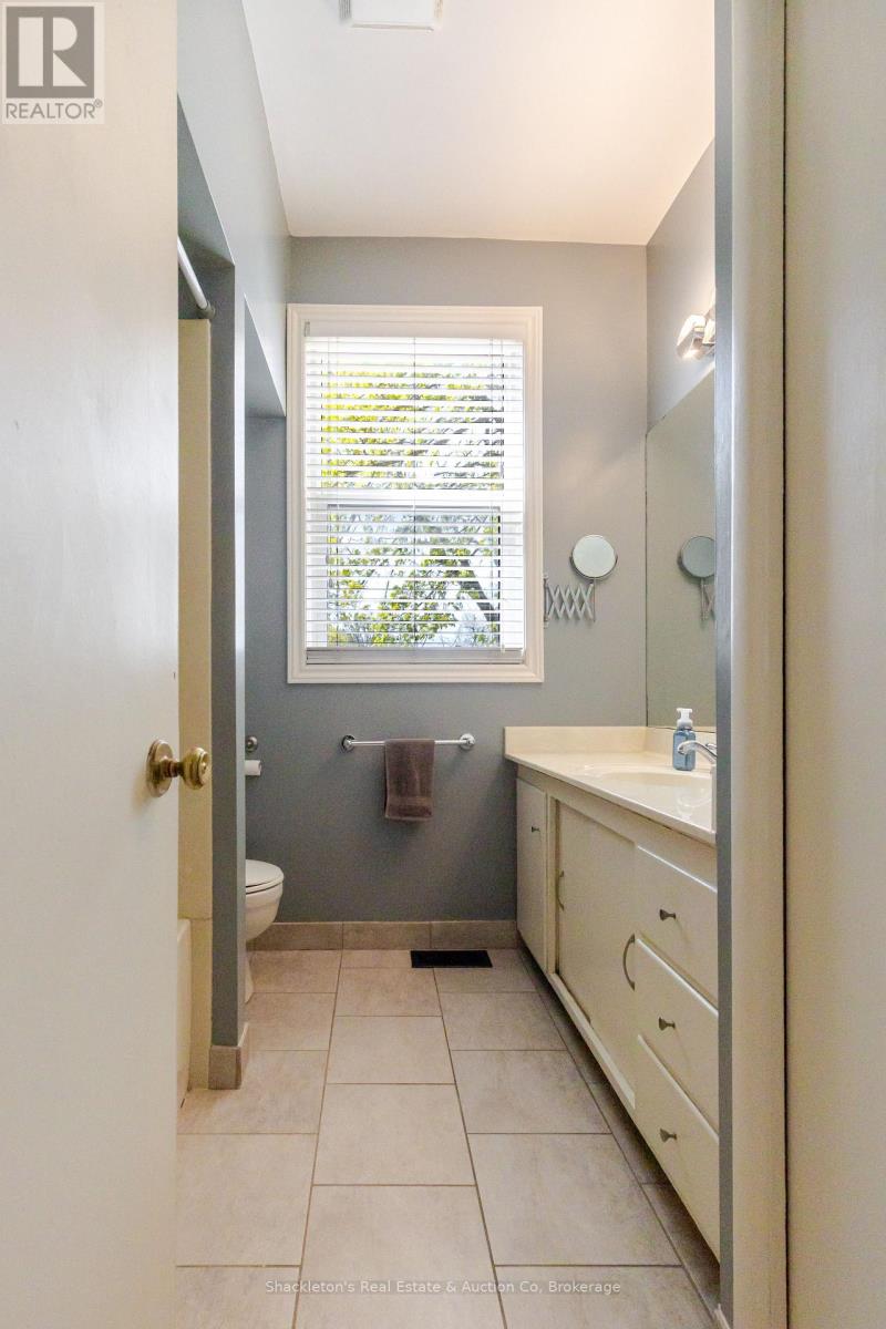 27 Grange Street, Stratford, Ontario  N5A 3P7 - Photo 22 - X13092962