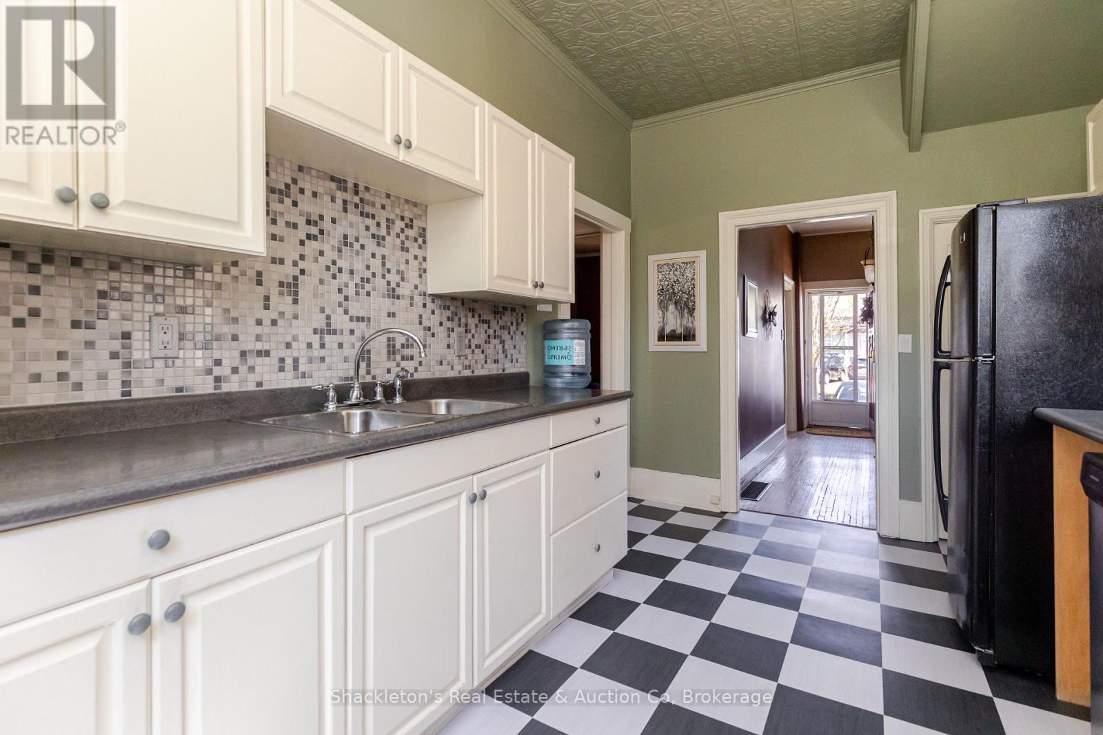 27 Grange Street, Stratford, Ontario  N5A 3P7 - Photo 8 - X13092962