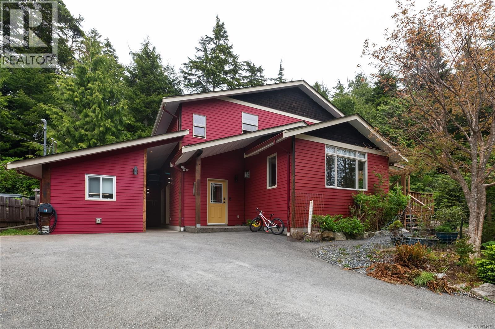 1302 Victoria Rd, Ucluelet, British Columbia