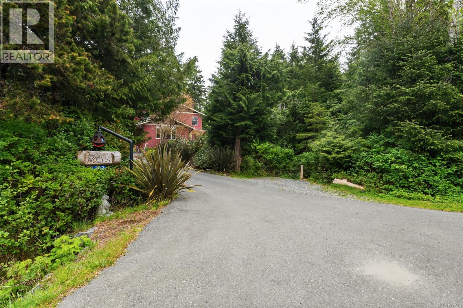 1302 Victoria Rd, Ucluelet, British Columbia  V0R 3A0 - Photo 10 - 1034573
