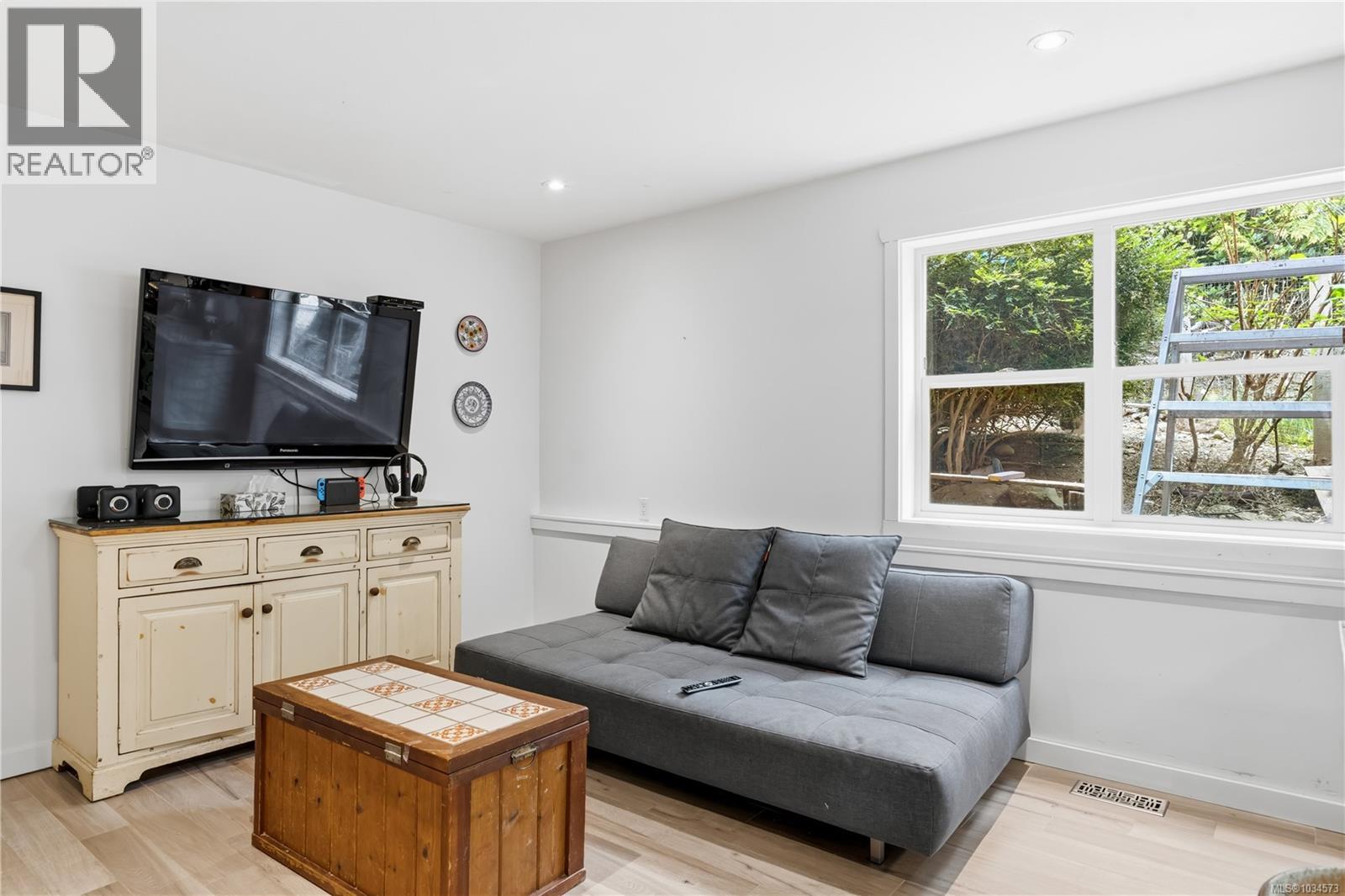 1302 Victoria Rd, Ucluelet, British Columbia  V0R 3A0 - Photo 3 - 1034573