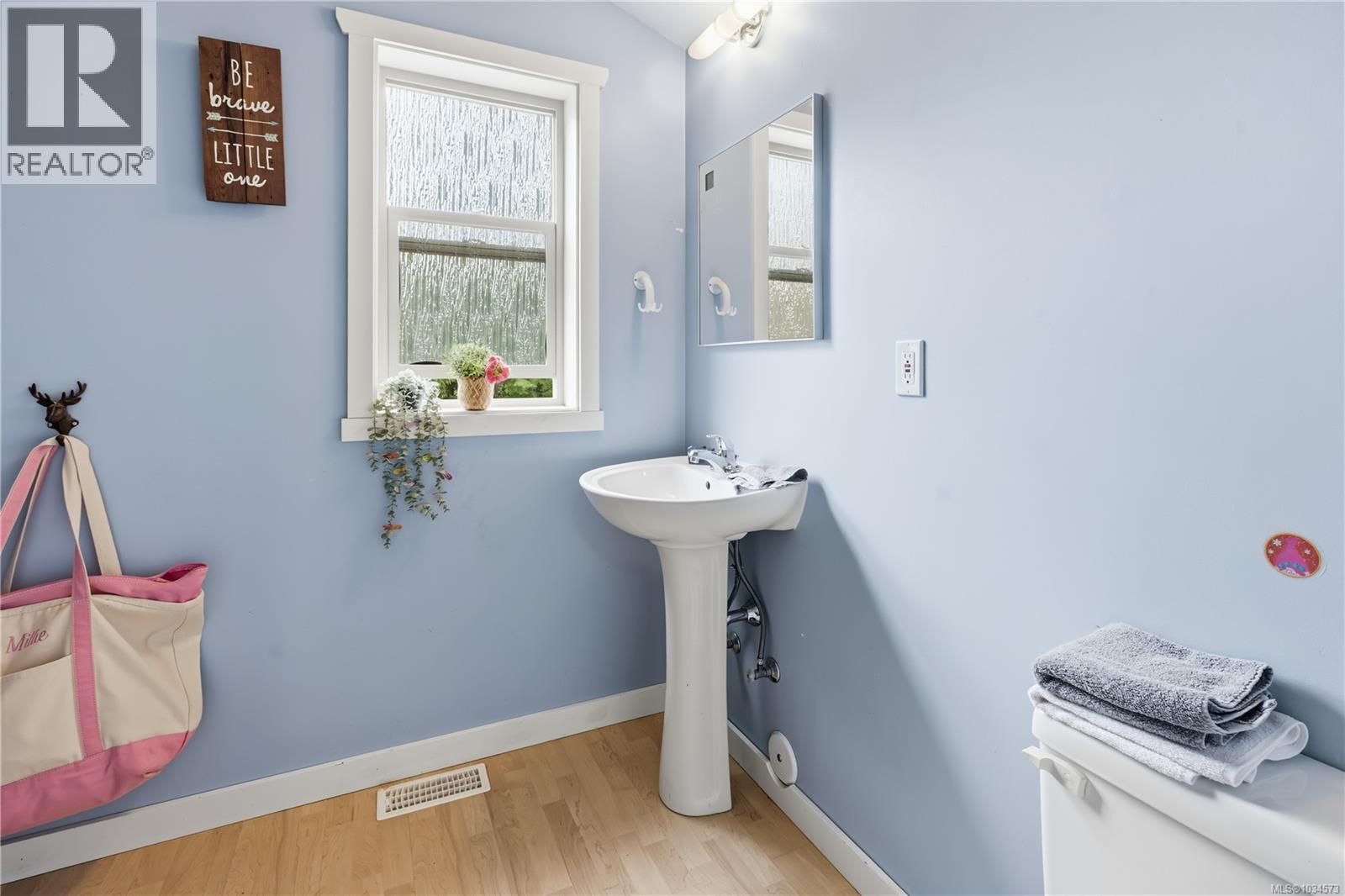 1302 Victoria Rd, Ucluelet, British Columbia  V0R 3A0 - Photo 8 - 1034573