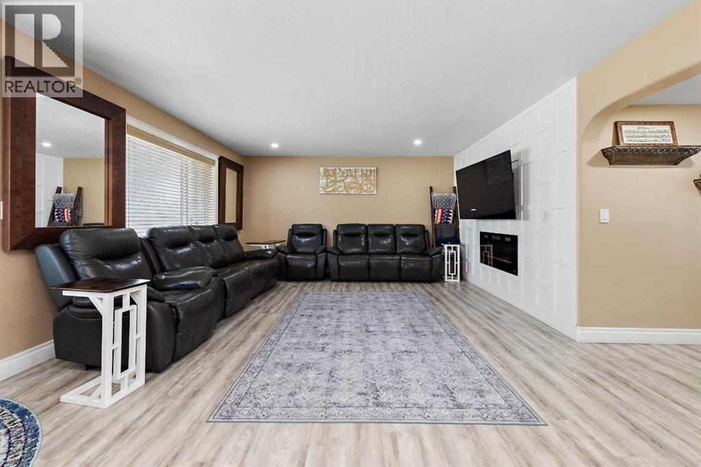 66 Royal Highland Road Nw, Calgary, Alberta  T3G 4Y4 - Photo 14 - A2297396
