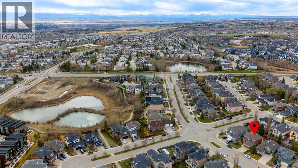 66 Royal Highland Road Nw, Calgary, Alberta  T3G 4Y4 - Photo 3 - A2297396
