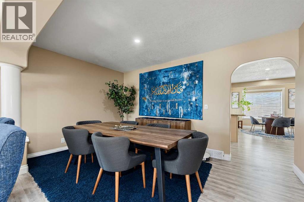 66 Royal Highland Road Nw, Calgary, Alberta  T3G 4Y4 - Photo 12 - A2297396