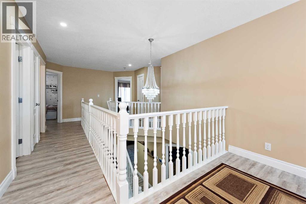 66 Royal Highland Road Nw, Calgary, Alberta  T3G 4Y4 - Photo 31 - A2297396