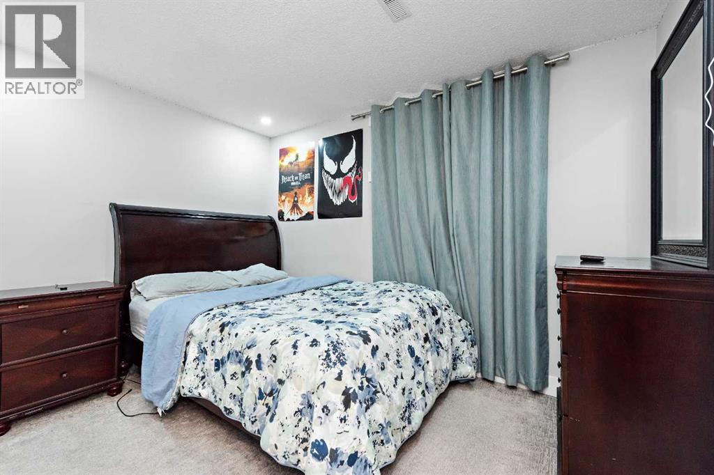 66 Royal Highland Road Nw, Calgary, Alberta  T3G 4Y4 - Photo 41 - A2297396